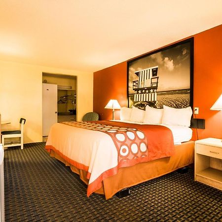 Super 8 By Wyndham Chipley Hotel Екстериор снимка