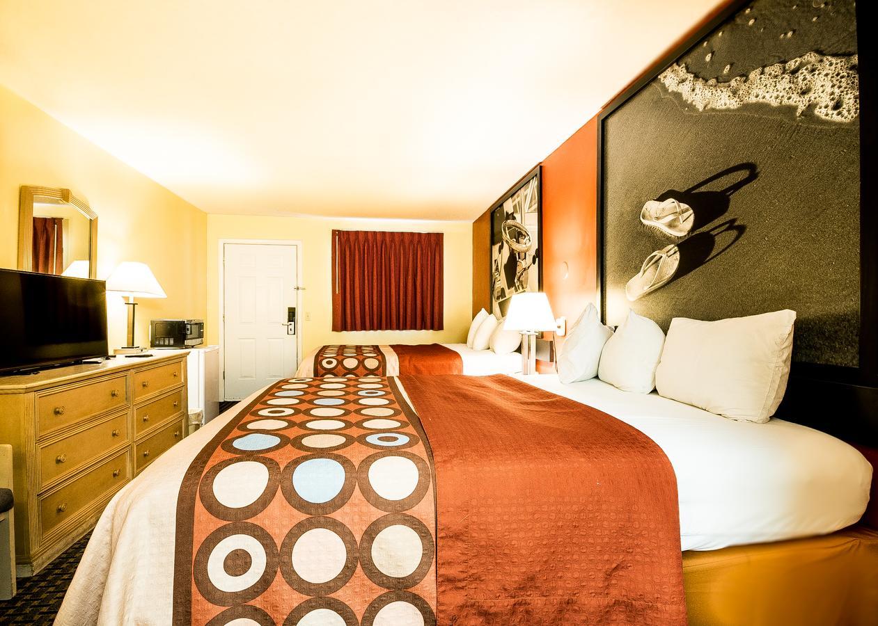Super 8 By Wyndham Chipley Hotel Екстериор снимка